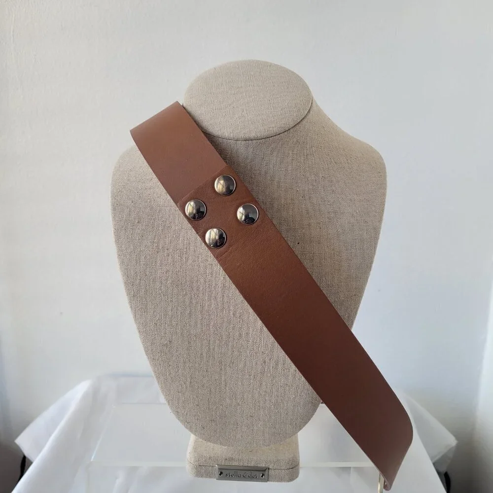 Punt Fibbia Brown Genuine Leather Concho Belt w/Gold-tone Heart Medallions (Size
